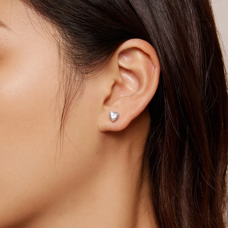 (image pour) Boucles d'oreilles clous en forme de cœur étincelant de style Pandora - BSE853 - Afficher 6