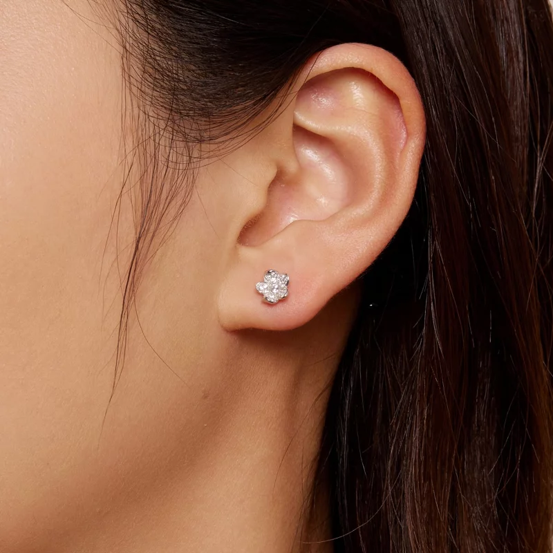 (image pour) Boucles d'oreilles clous style Pandora en forme de fleur, incrustées de diamants - Afficher 6