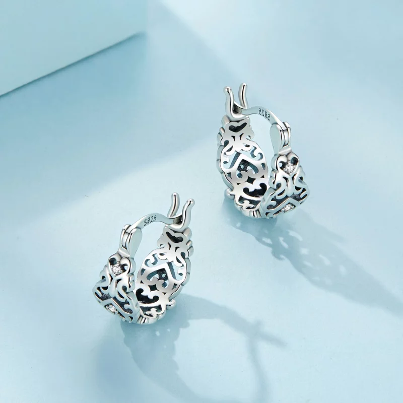 (image pour) Boucles d'oreilles créoles de style Pandora avec motif rétro - SCE1650 - Afficher 3