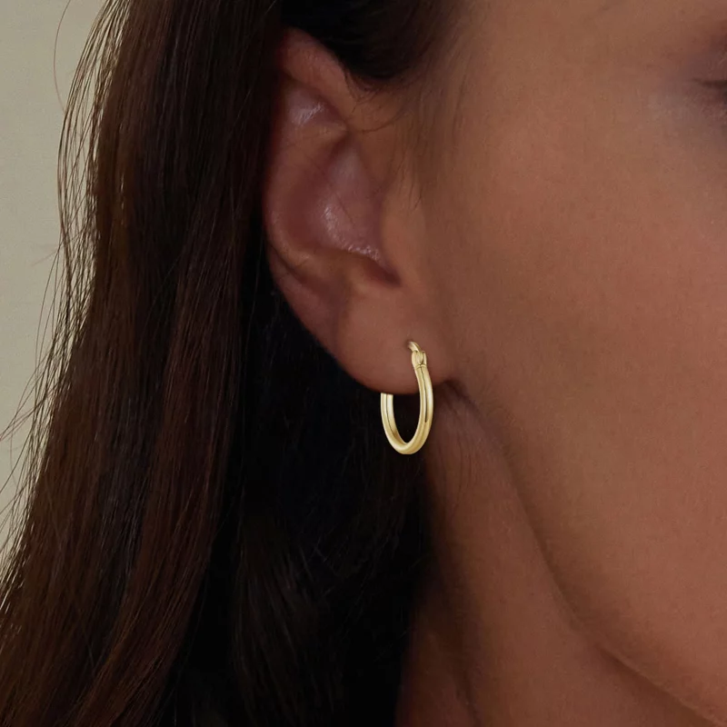 (image pour) Boucles d'oreilles à créoles de taille moyenne en argent uni de style Pandora - - Afficher 6