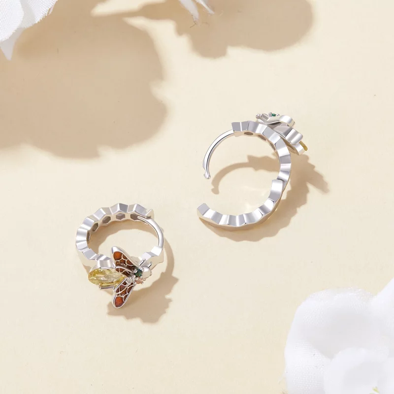 (image pour) Boucles d'oreilles créoles en forme d'abeille de style Pandora - BSE808 - Afficher 4