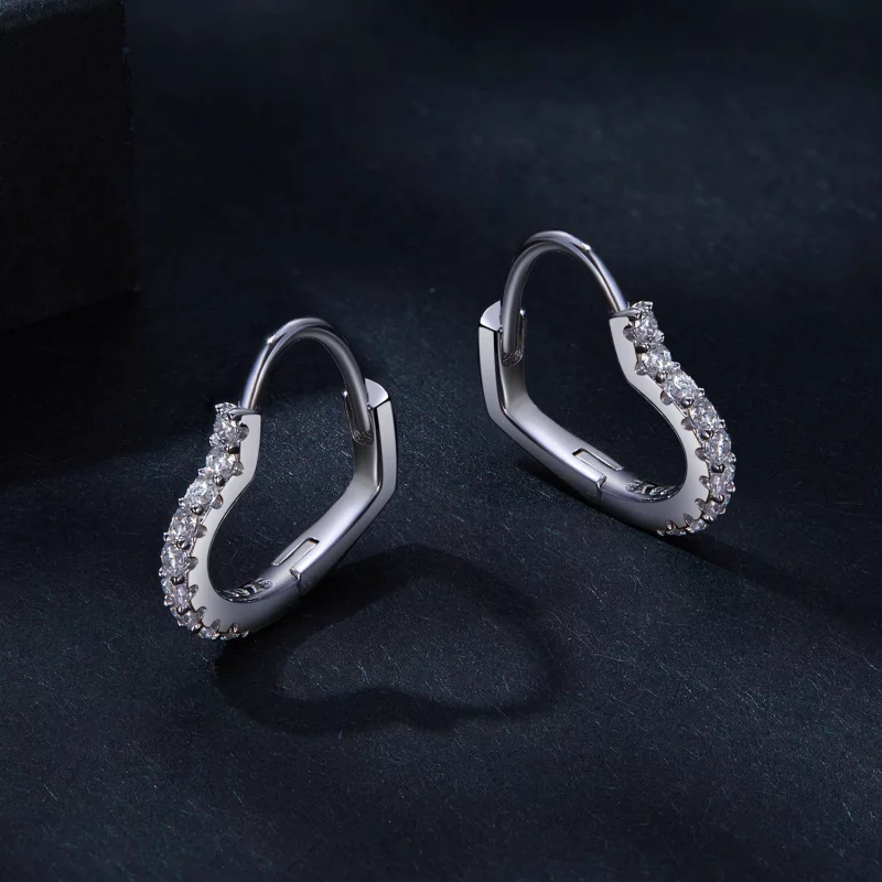 (image pour) Boucles d'oreilles créoles en forme de cœur style Pandora avec moissanite (un ce - Afficher 3