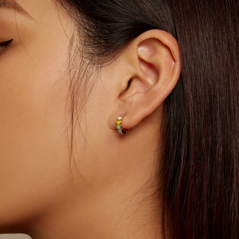 (image pour) Boucles d'oreilles créoles style Pandora en forme de cœur arc-en-ciel doré - SCE - Afficher 6