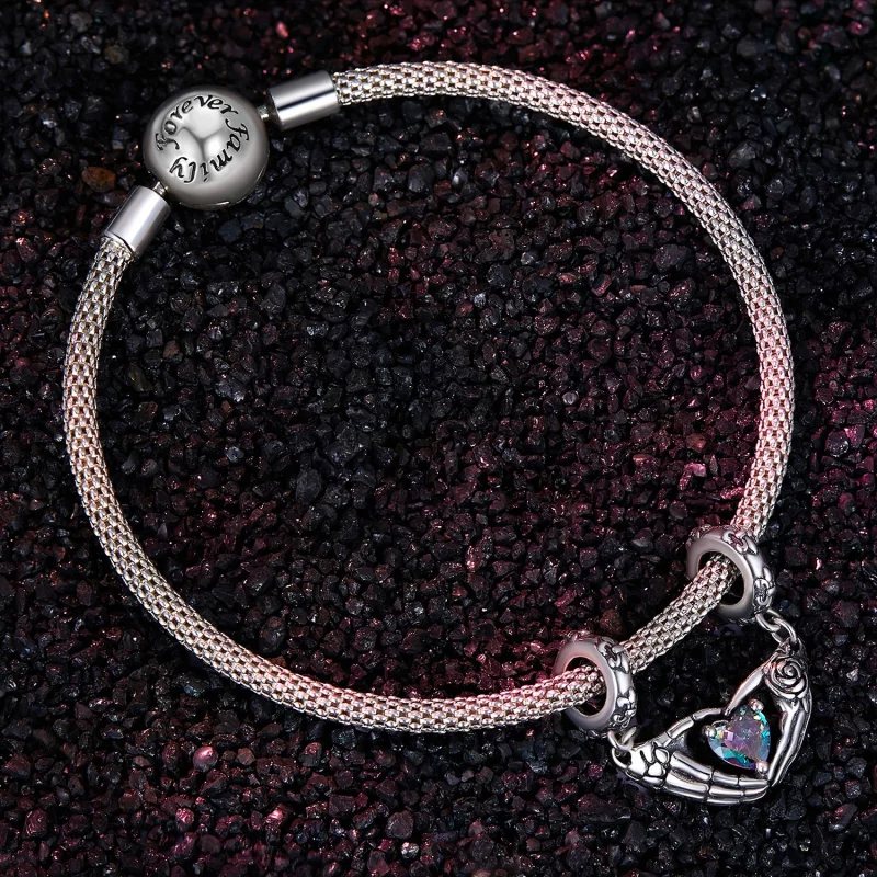 (image pour) Pendentif à breloques style Pandora pour Halloween avec des mains de crâne - SCC - Afficher 3