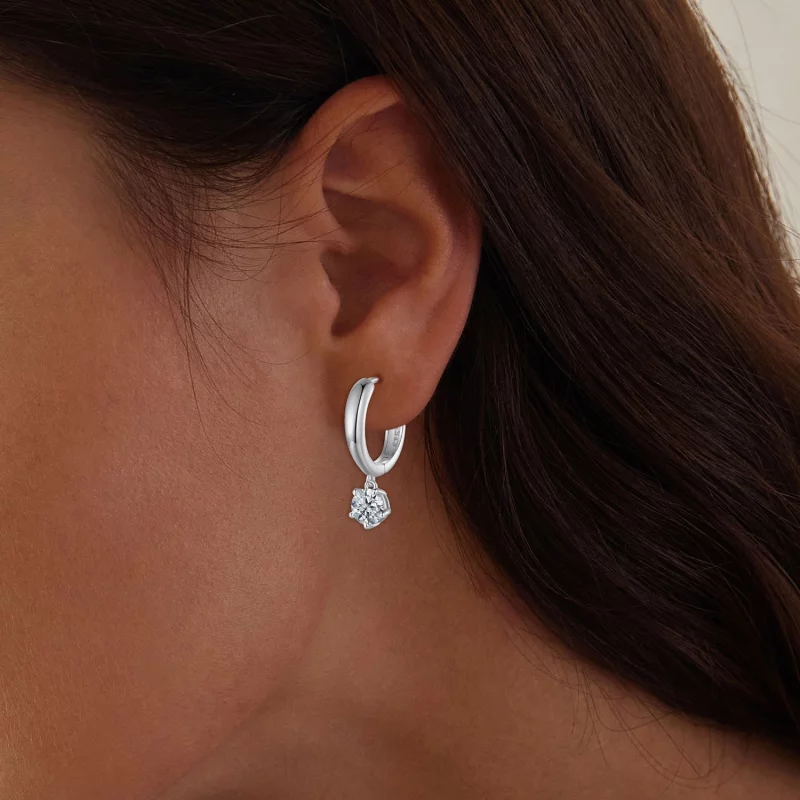 (image pour) Style Pandora Boucles d'oreilles créoles en moissanite de 0,5 ct (Deux certifica - Afficher 5
