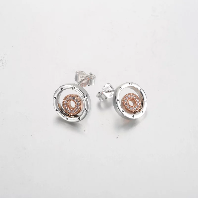 (image pour) Boucles d'oreille à clous Pandora Signature à deux tons avec cercles logo - 2823 - Afficher 5