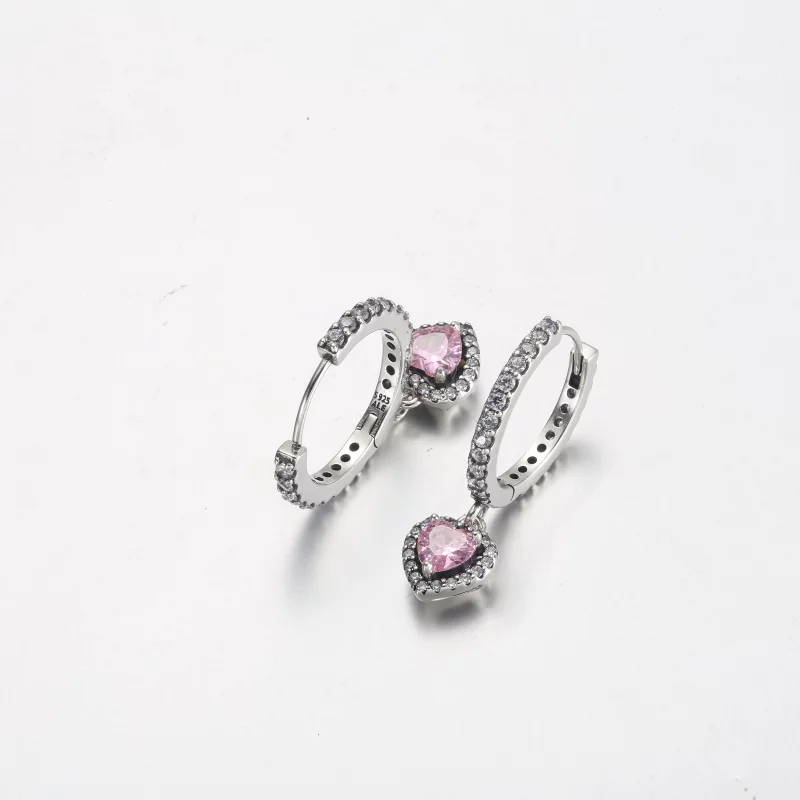 (image pour) Boucles d'oreilles à anneau en forme de cœur scintillant Pandora Sparkling Halo - Afficher 4