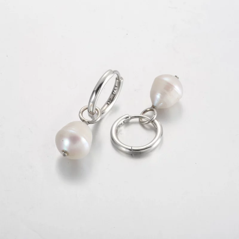 (image pour) Boucles d'oreilles en forme de cercles avec perles baroques d'eau douce cultivée - Afficher 3