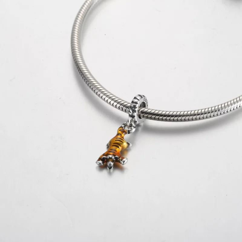 (image pour) Charm Pandora Disney Winnie l'Ourson Tigrou Suspendu - 792213C01 - Afficher 4