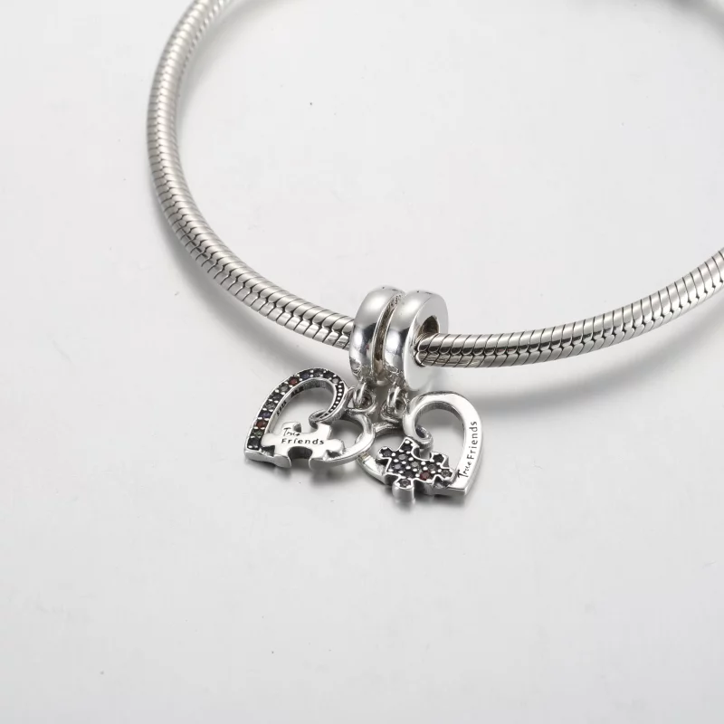 (image pour) Charm pendent divisible Cœurs en pièce de puzzle amitié Pandora - 792239C01 - Afficher 4
