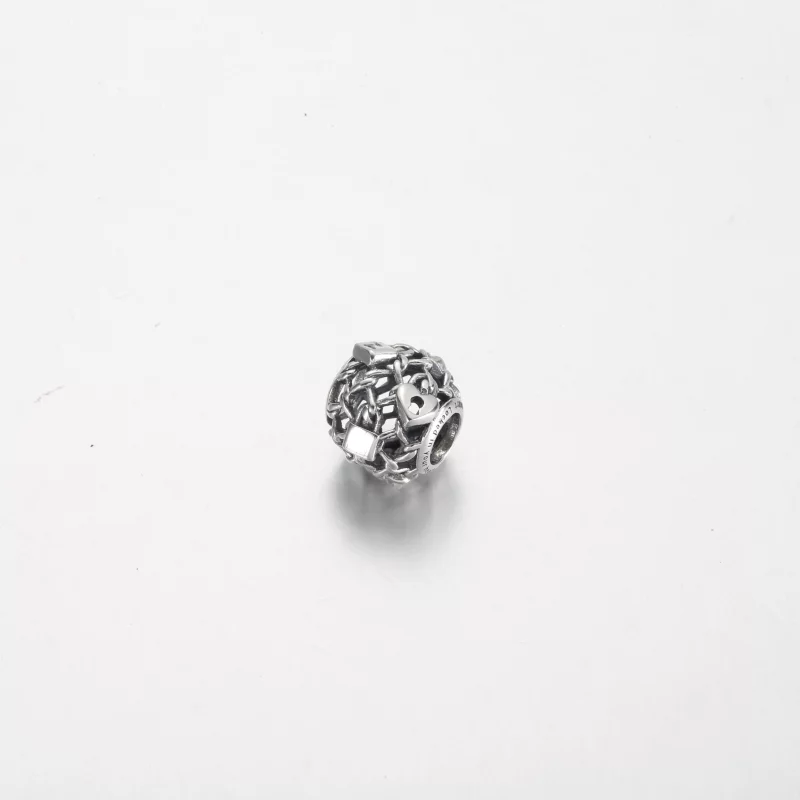 (image pour) Charm Pendentif Cadenas à Maillons Ajourés Pandora - 790071C00 - Afficher 2