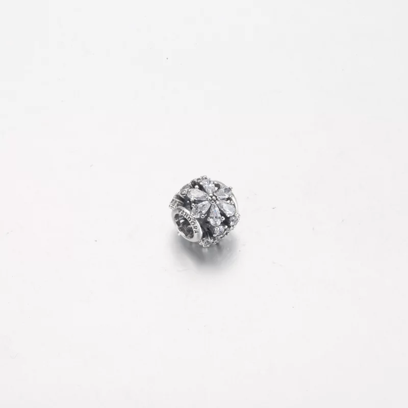 (image pour) Charm ronde Bouquet Herbager Étincelant Pandora - 792383C01 - Afficher 4