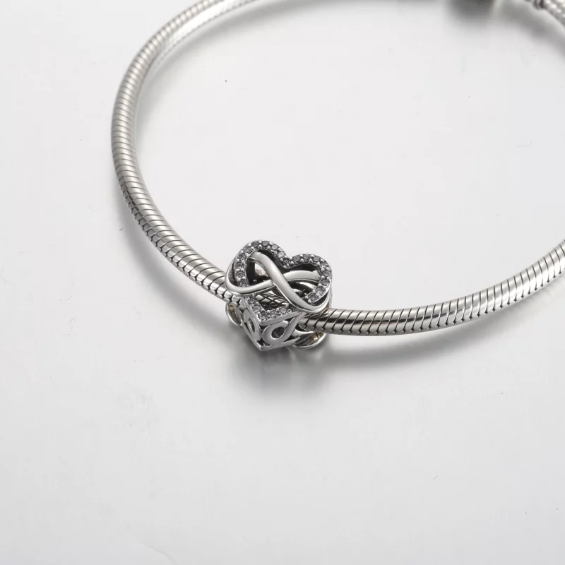 (image pour) Charme Cœur Rouge Infini Famille Pandora - 792246C01 - Afficher 4