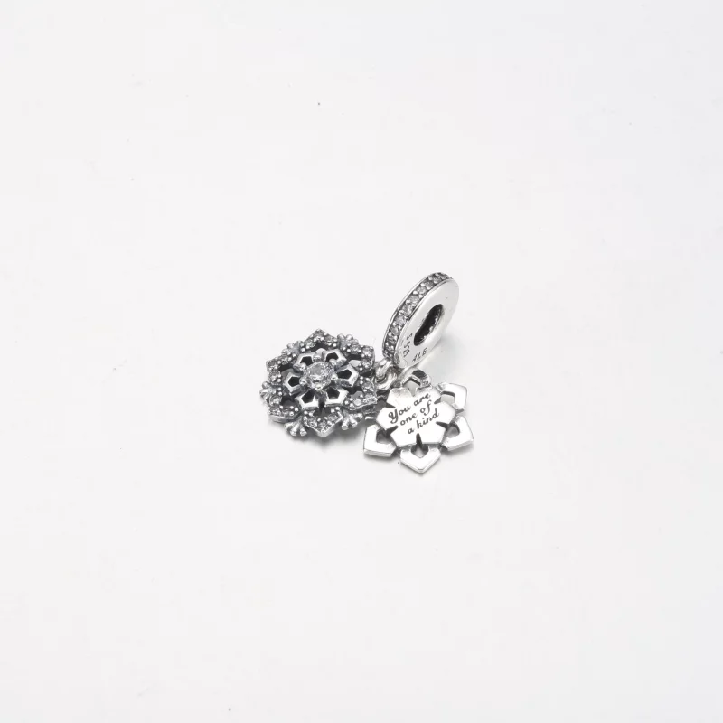 (image pour) Charme Double Pendentif Flocon de Neige Étincelant Pandora - 792355C01 - Afficher 2