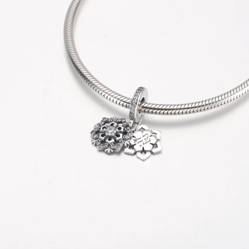 (image pour) Charme Double Pendentif Flocon de Neige Étincelant Pandora - 792355C01 - Afficher 4