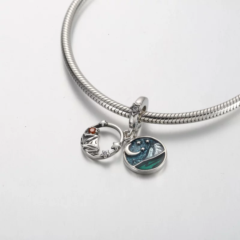 (image pour) Charmes doubles Pendentif Nuit étoilée de camping Pandora - 791686C01 - Afficher 4