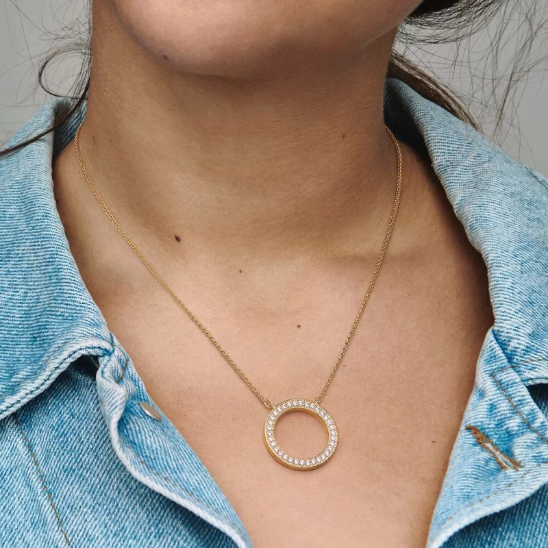 (image pour) Collier Pendentif Cercle Cœurs et Pavé Signature Pandora - 362735C01-45 - Afficher 2