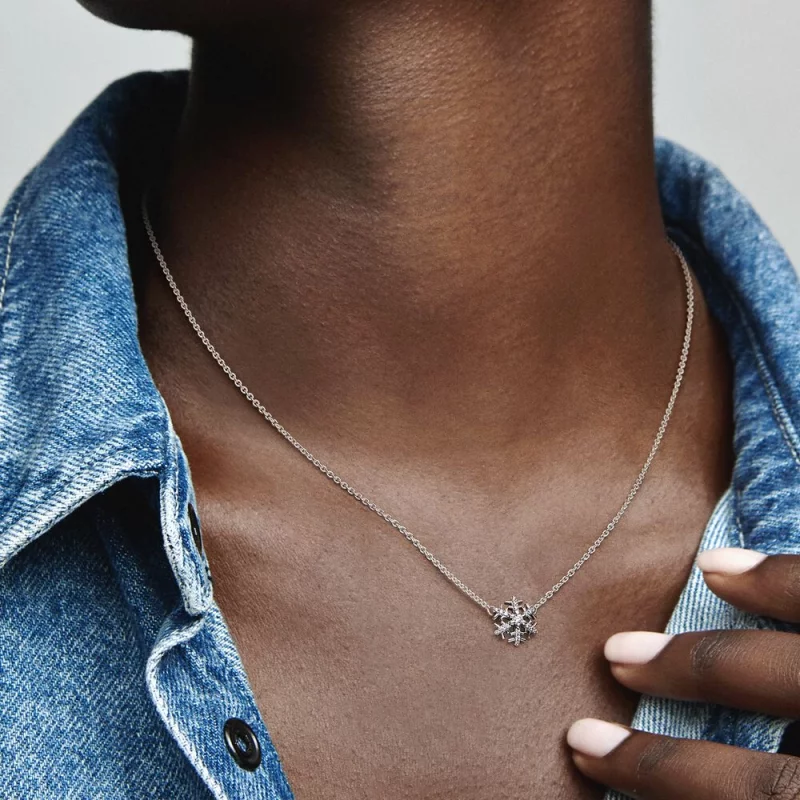 (image pour) Collier Pendentif Flocon de Neige Étincelant Pandora - 392371C01 - Afficher 7