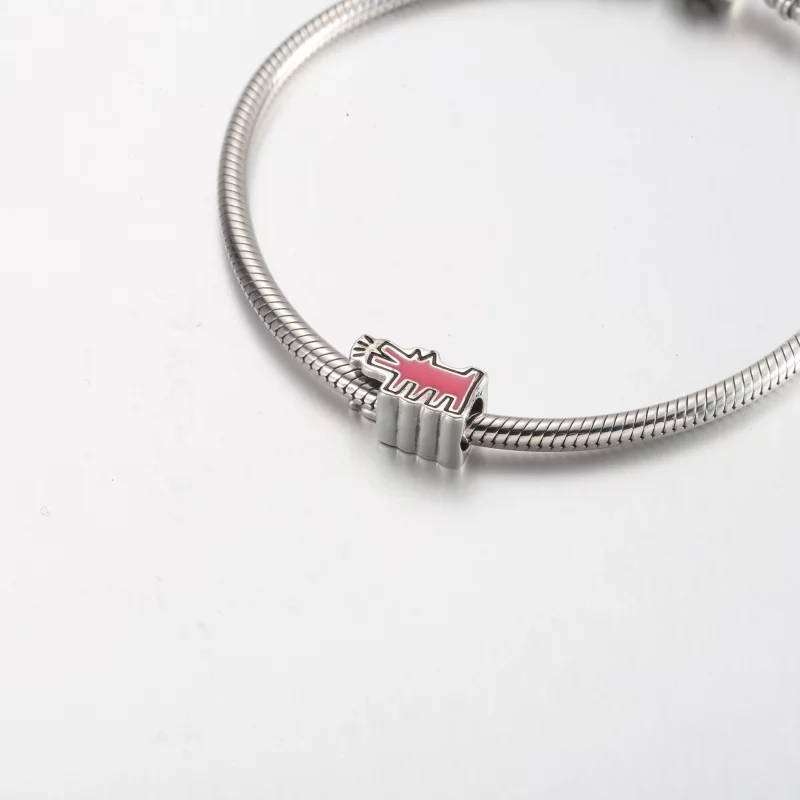 (image pour) Keith Haring™ x Pandora Chien qui aboie Charm - 792218C01 - Afficher 5