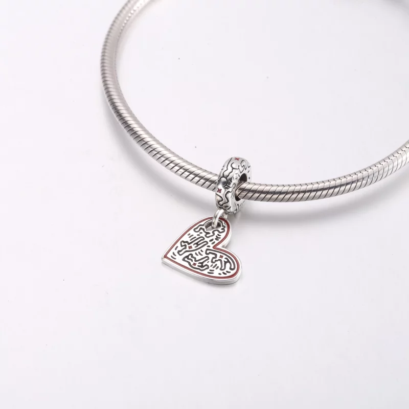 (image pour) Keith Haring™ x Pandora Pendent Cœur Peuple Dessin au Trait - 792215C01 - Afficher 4