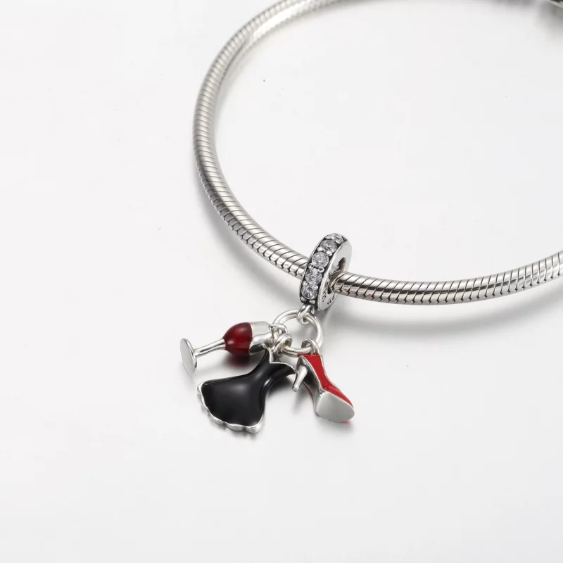 (image pour) PANDORA Verre à vin Talons hauts Petite robe noire Pendentif - P-D-3785 - Afficher 3