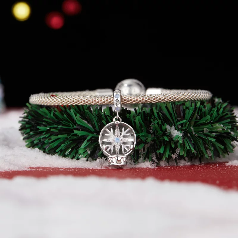 (image pour) Pendent Boule de Cristal Flocon de Neige de Noël PANDORA Style - SCC2917 - Afficher 3