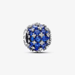 (image pour) Charm Ronde Sertie de Cristaux Bleu Étincelant Pandora - 792630C02