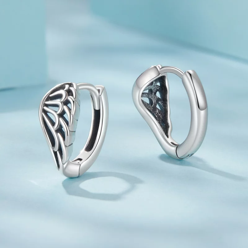 (image pour) Boucles d'oreilles Huggie Ailes en Argent Sterling Pandora avec Finition Oxydée - Afficher 3