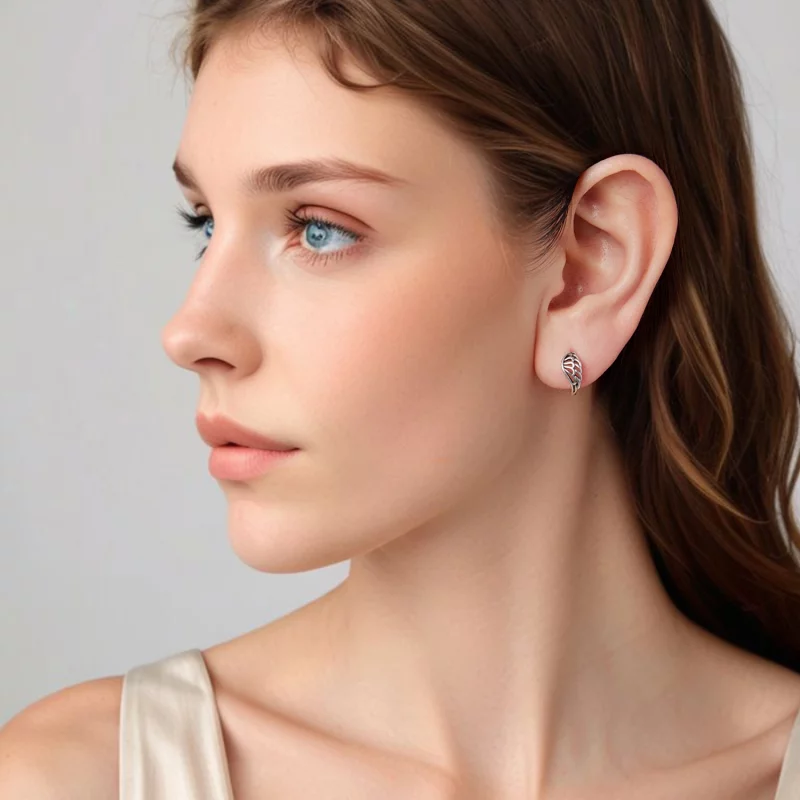 (image pour) Boucles d'oreilles Huggie Ailes en Argent Sterling Pandora avec Finition Oxydée - Afficher 7