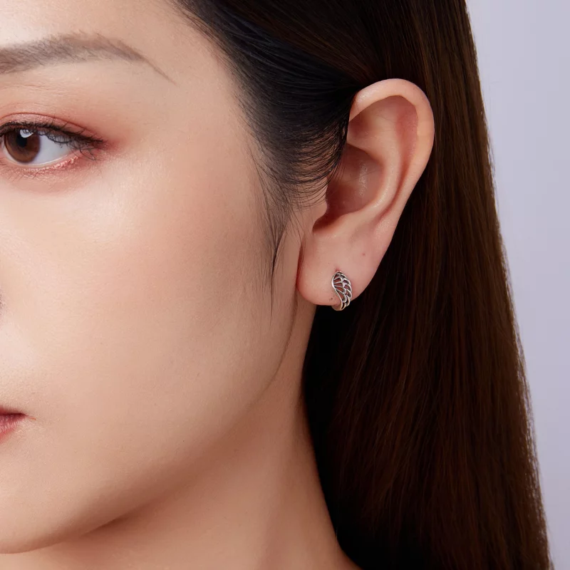 (image pour) Boucles d'oreilles Huggie Ailes en Argent Sterling Pandora avec Finition Oxydée - Afficher 10