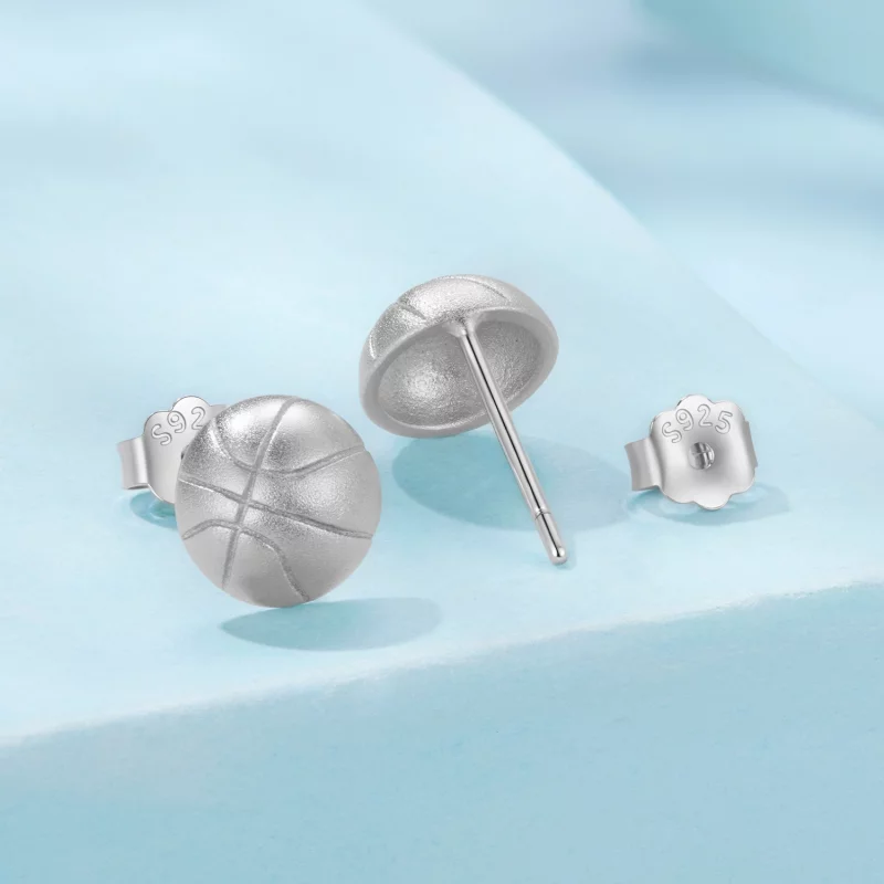 (image pour) Boucles d'oreilles à clous basketball en argent 925 plaqué platine Pandora Style - Afficher 2