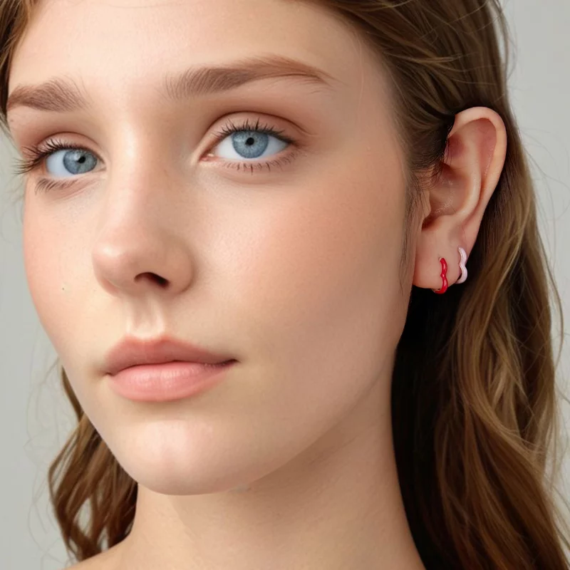 (image pour) Boucles d'oreilles Huggie Cœur en argent sterling style Pandora avec finition ox - Afficher 9
