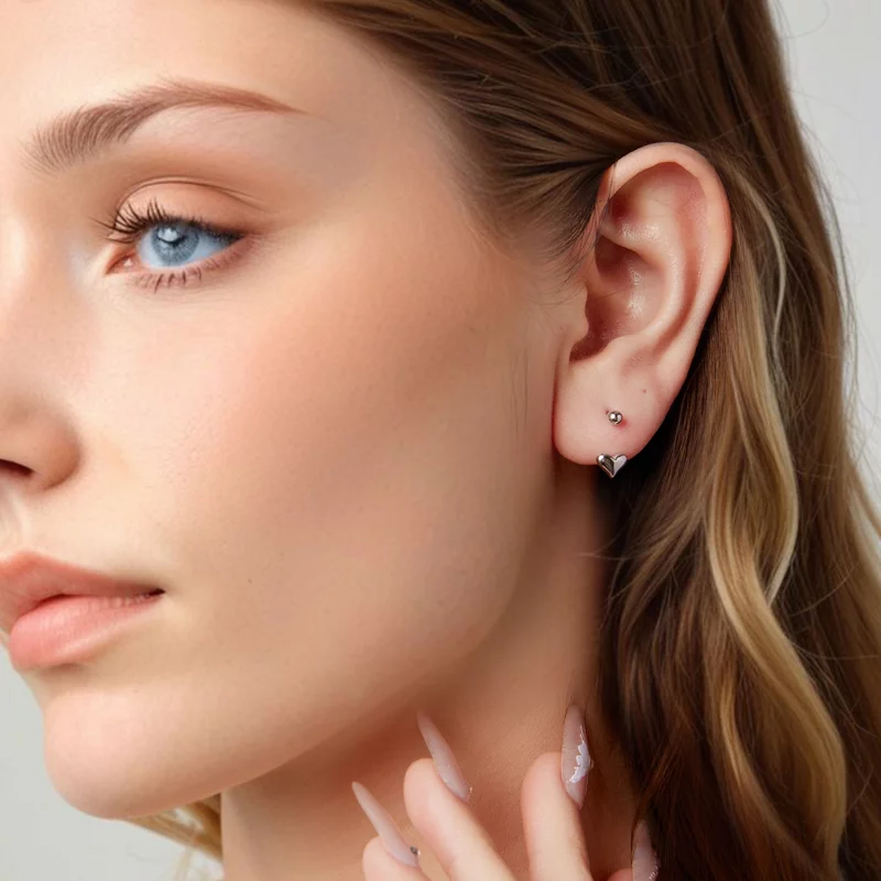 (image pour) Boucles d'oreilles à clous Cœur réversible en argent 925 plaqué platine Pandora - Afficher 7