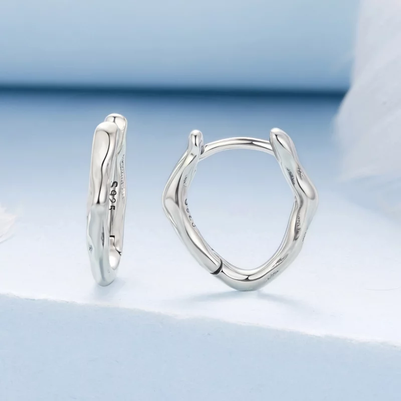 (image pour) Boucles d'oreilles Huggie Géométriques en Argent 925 de Pandora avec Finition Ox - Afficher 2