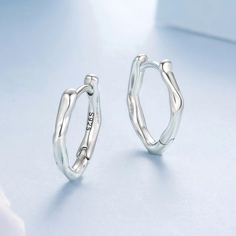 (image pour) Boucles d'oreilles Huggie Géométriques en Argent 925 de Pandora avec Finition Ox - Afficher 3