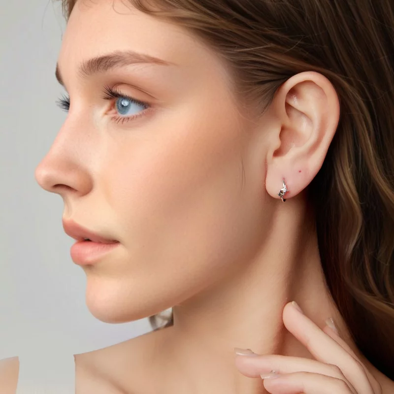 (image pour) Boucles d'oreilles Huggie Starlight en argent 925 Pandora avec zirconium et fini - Afficher 7