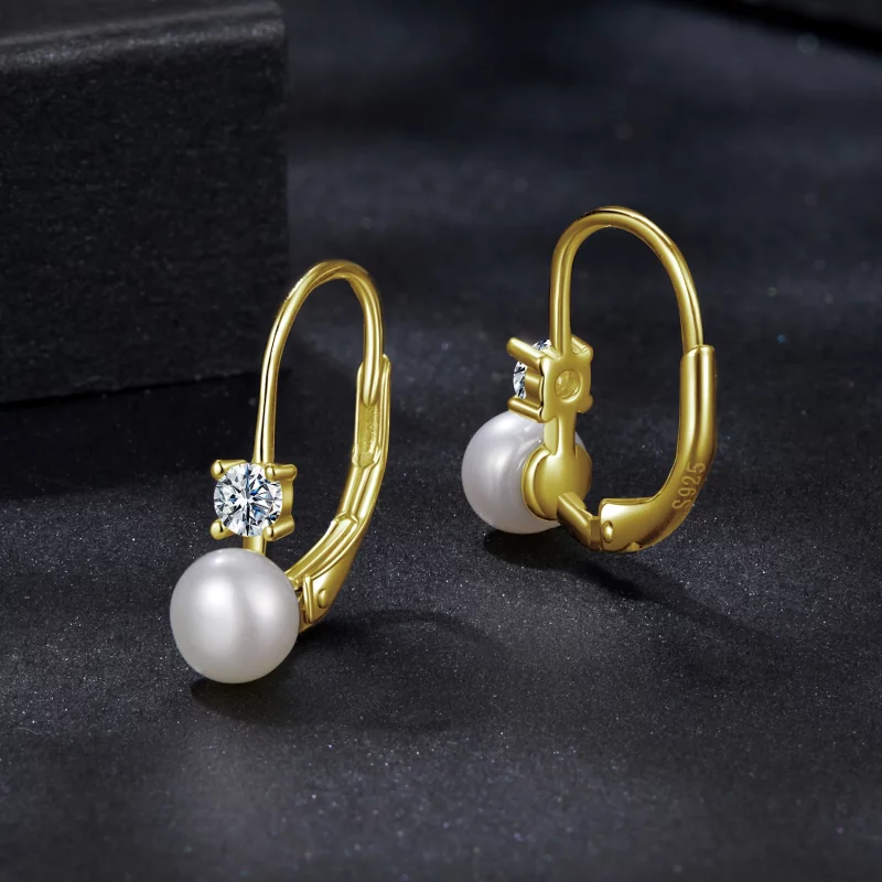 (image pour) Boucles d'oreilles à ressort en perle et moissanite en argent 925 style Pandora - Afficher 3