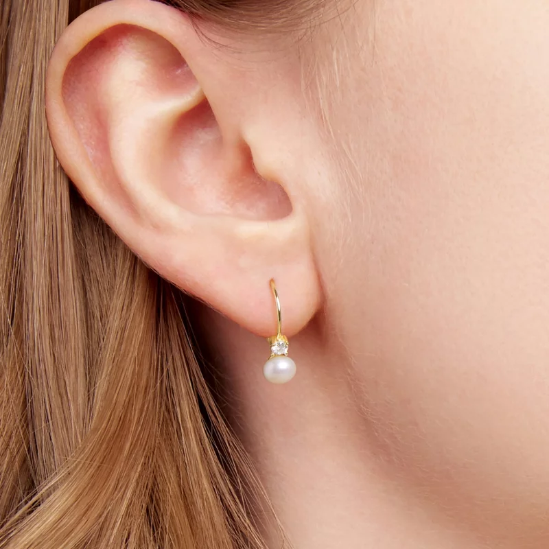 (image pour) Boucles d'oreilles à ressort en perle et moissanite en argent 925 style Pandora - Afficher 6