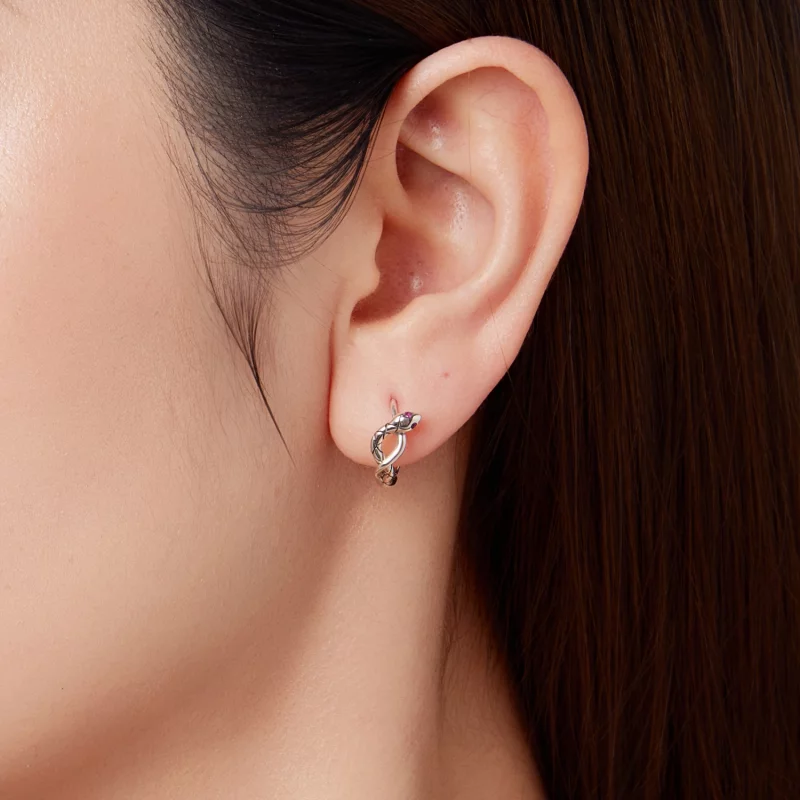 (image pour) Boucles d'oreilles Huggie Serpent en argent sterling Pandora avec zirconium et f - Afficher 9