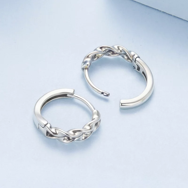 (image pour) Boucles d'oreilles Huggie à vignes torsadées Pandora en argent 925 avec finition - Afficher 4