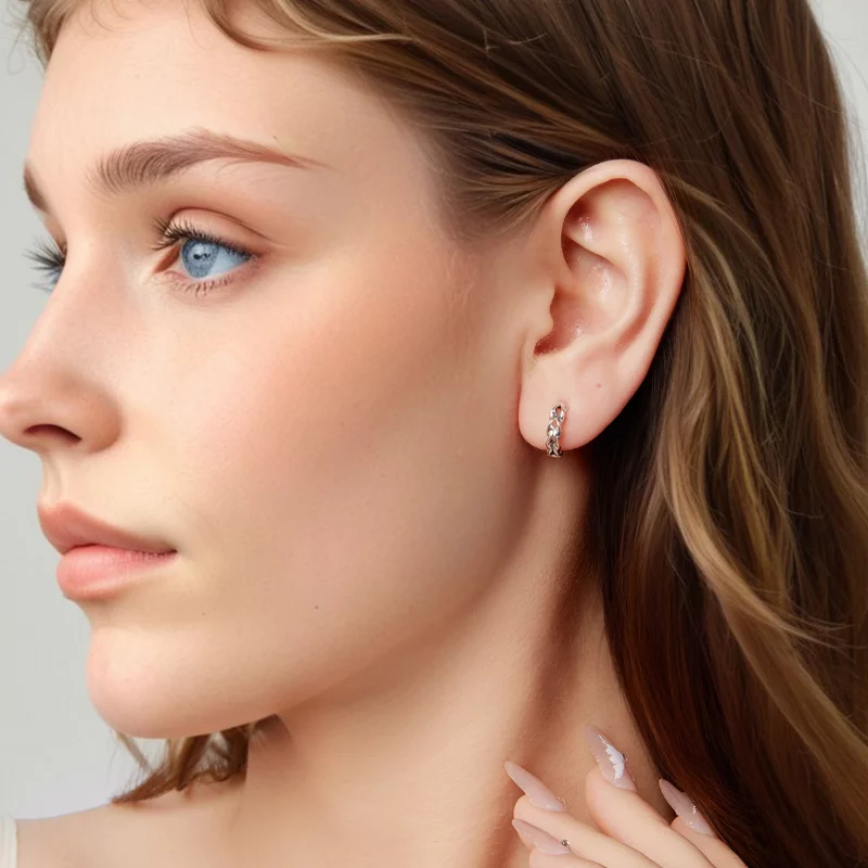 (image pour) Boucles d'oreilles Huggie à vignes torsadées Pandora en argent 925 avec finition - Afficher 8
