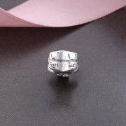 PANDORA - Charm Délicieux Bonhomme en Pain d'épices - 792002EN07