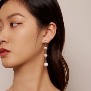 Boucles d'oreilles à pompon et perle de style Pandora - SCE1601