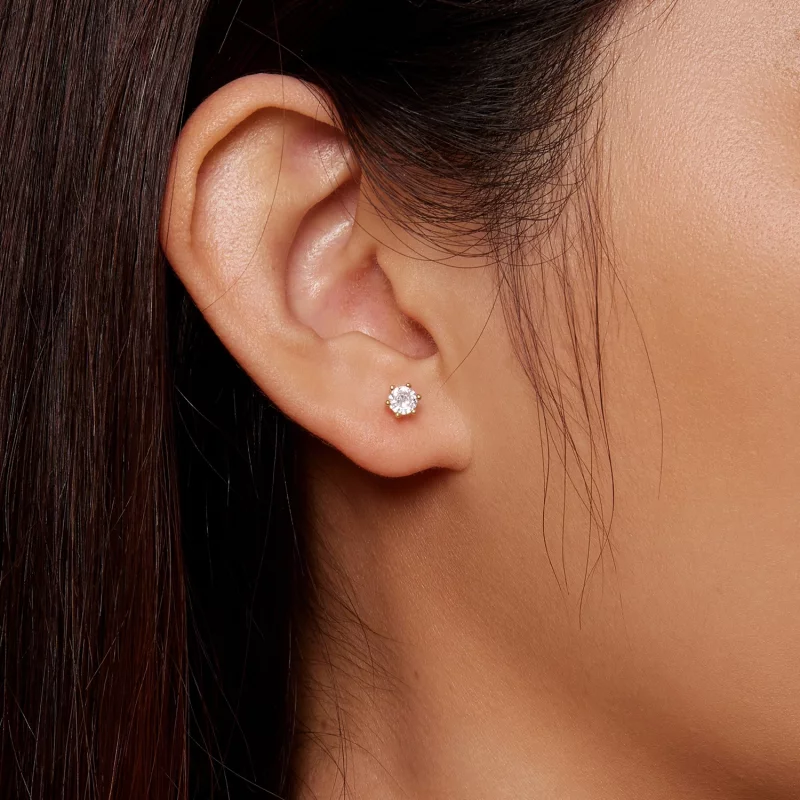 (image pour) Boucles d'oreilles clou en zircon scintillant plaquées or de style Pandora - BSE - Afficher 4