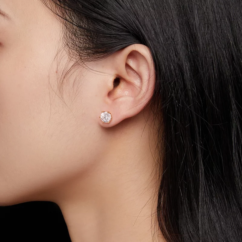 (image pour) Boucles d'oreilles à clous en moissanite plaquées or style Pandora, d'un carat, - Afficher 5