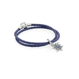 (image pour) PANDORA - Double Bracelet Moments en Cuir Tressé Bleu avec flocon de neige - R900168