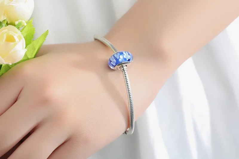 (image pour) Charm Pandora Style en verre de Murano bleu avec des fleurs blanches - SCZ006 - Afficher 10
