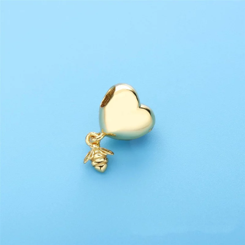 (image pour) Charm Cœur et Abeille PANDORA Shine™ - 767022 - Afficher 3