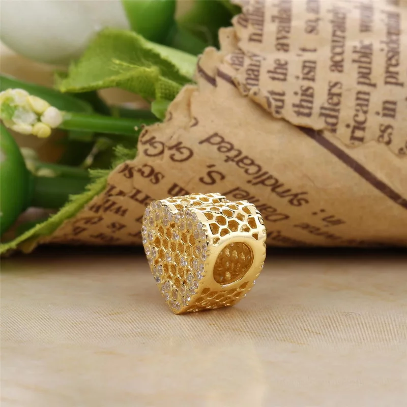 (image pour) Charm Dentelle en Nids d’Abeilles PANDORA Shine™ - 767039CZ - Afficher 3