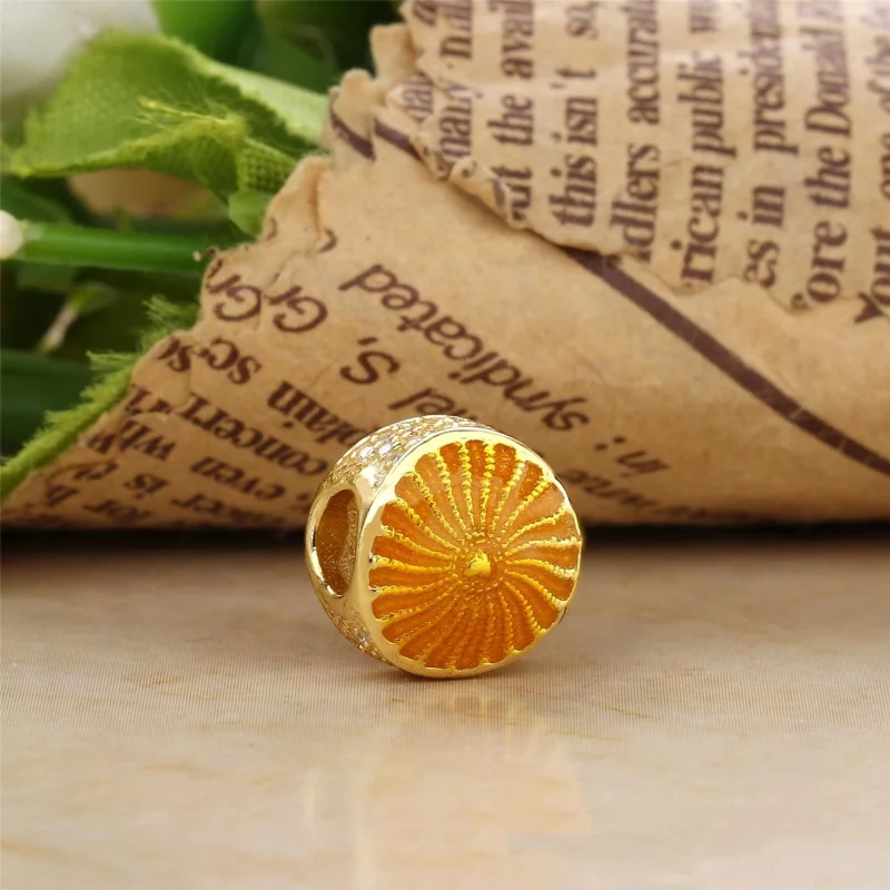 (image pour) Charm Rayons de soleil en PANDORA Shine™ - 767128EN158 - Afficher 2